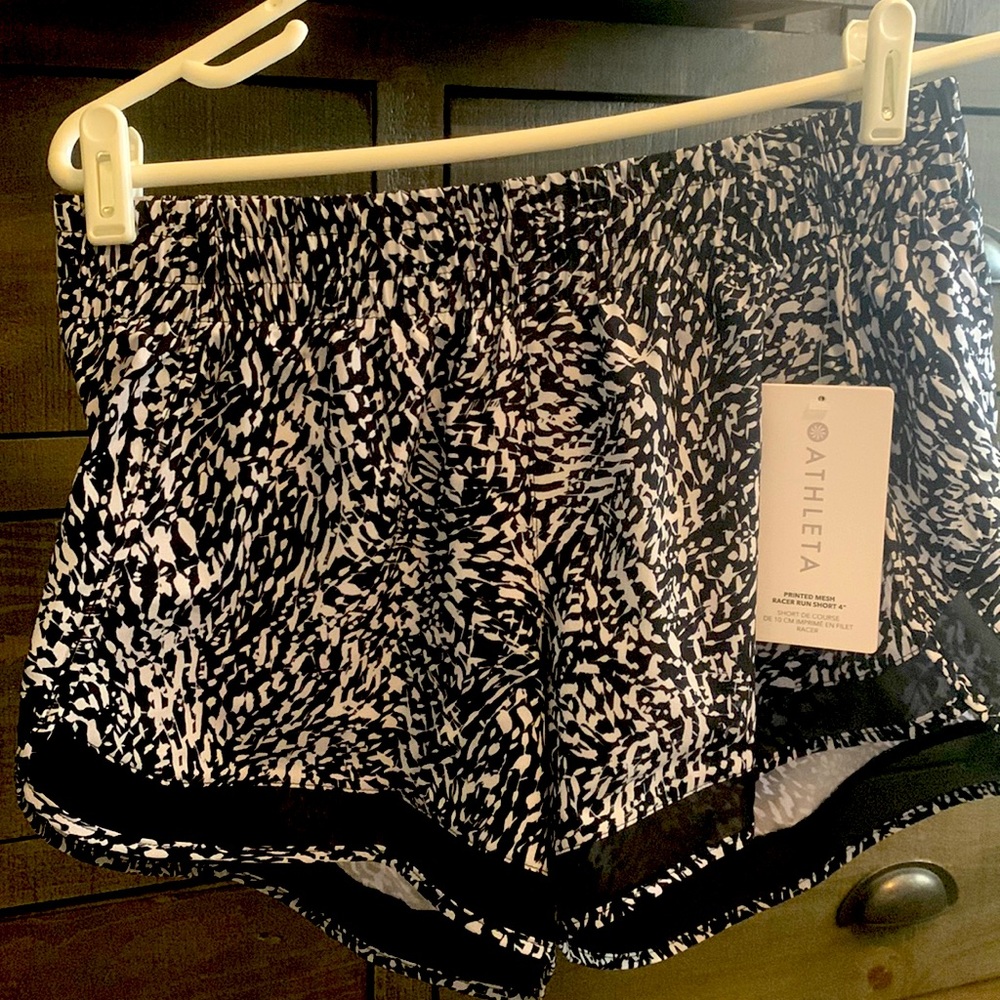 Athleta printed mesh racer in short. 4”